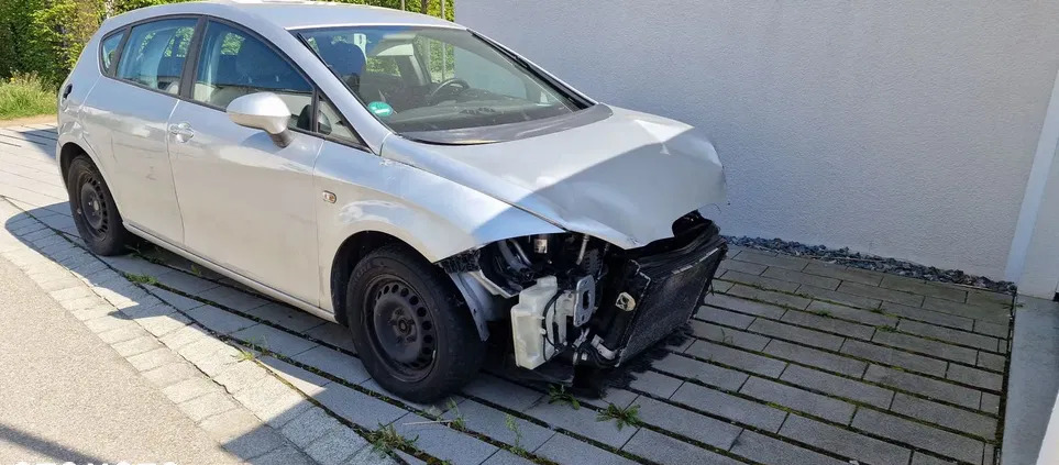 lubuskie Seat Leon cena 7900 przebieg: 212121, rok produkcji 2015 z Głuchołazy